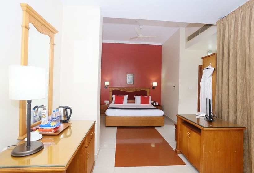 호텔 Capital O 45944 Club 7