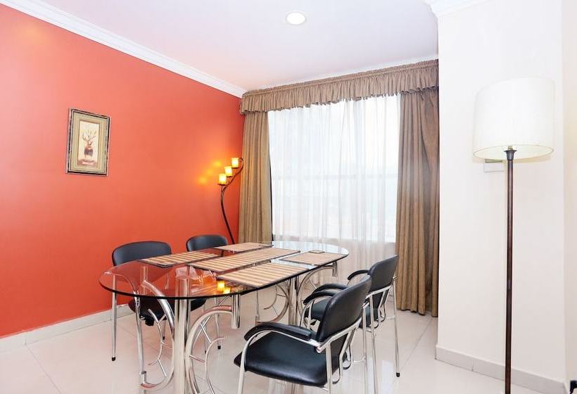 호텔 Capital O 45944 Club 7