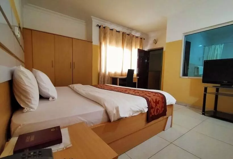 Joy House Hotel And Suites