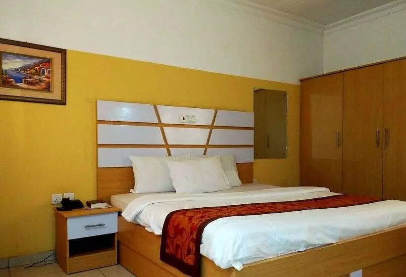 Joy House Hotel And Suites