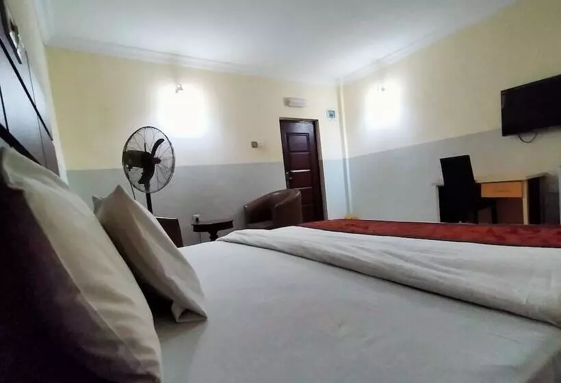 Joy House Hotel And Suites