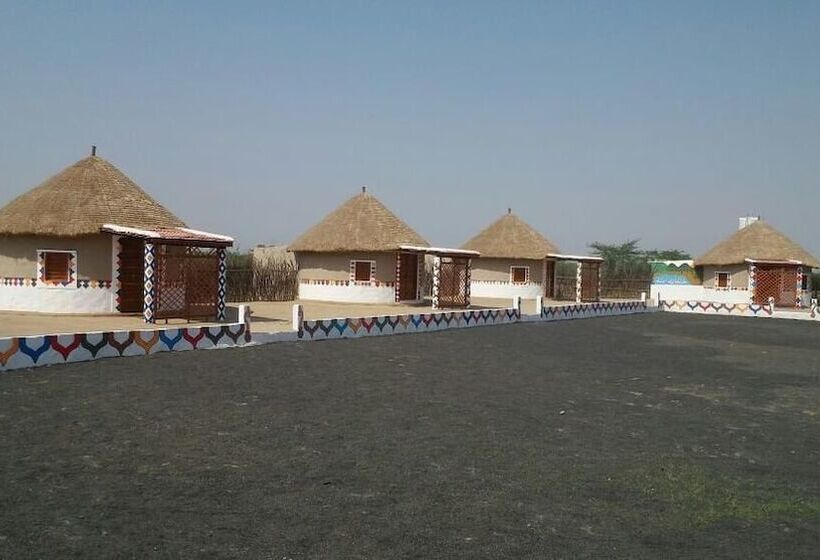 리조트 Banni Village Stay