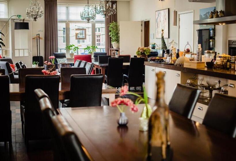 فندق De Reiziger