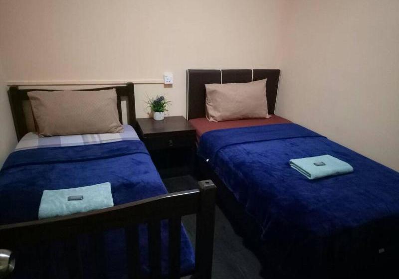 Hotel Red Palm Hostel