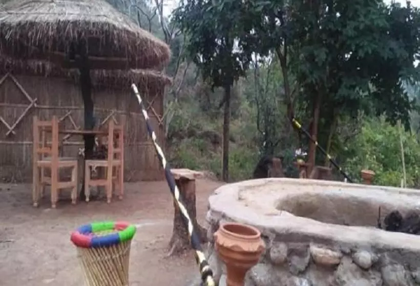 Hotelli Etu Adventures Homestay