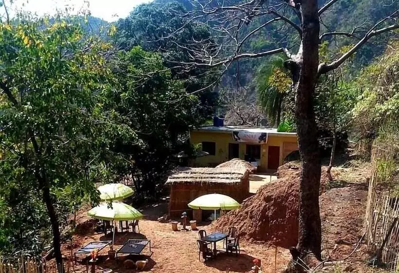 Hotelli Etu Adventures Homestay