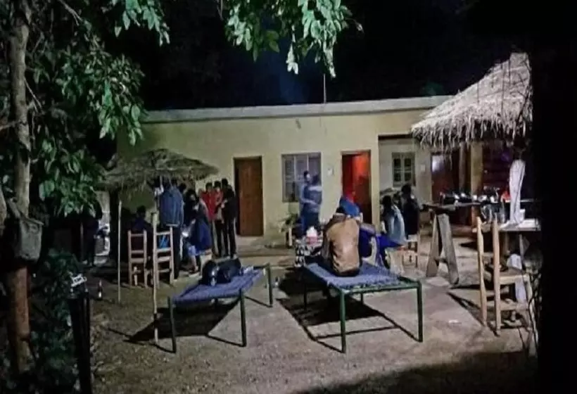 Hotelli Etu Adventures Homestay