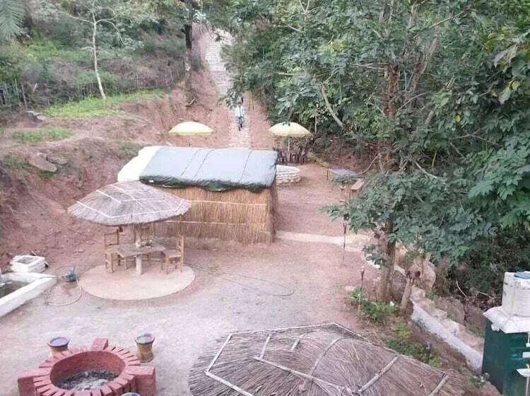 Hotelli Etu Adventures Homestay