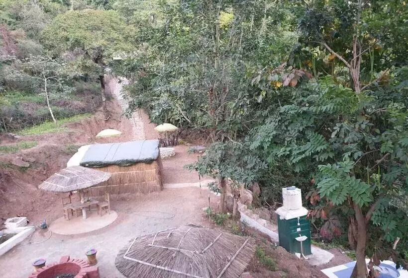 Hotelli Etu Adventures Homestay