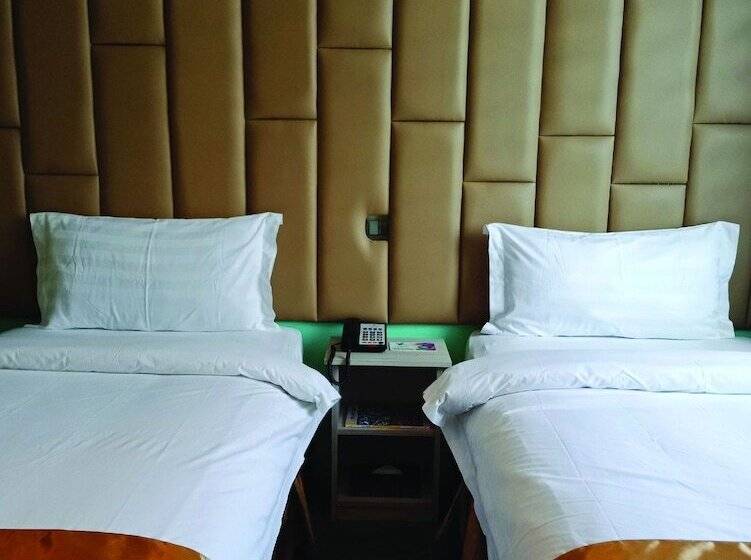 Hotel Felicity Island