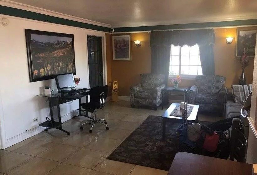 בית מלון כפרי Americas Best Value Inn Denver