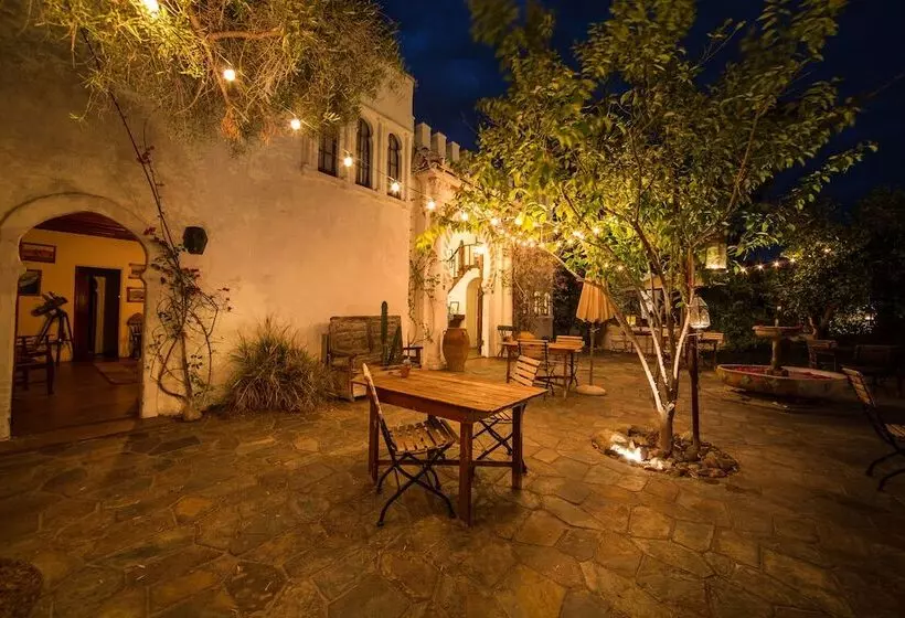 هتل Korakia Pensione