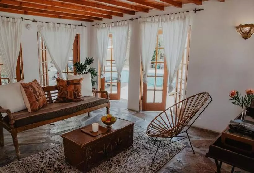 هتل Korakia Pensione