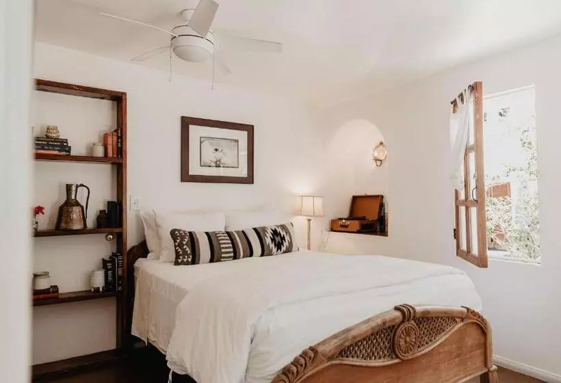 هتل Korakia Pensione