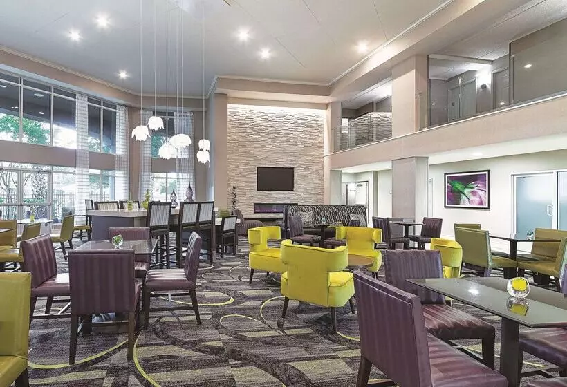 호텔 La Quinta By Wyndham Austin Airport