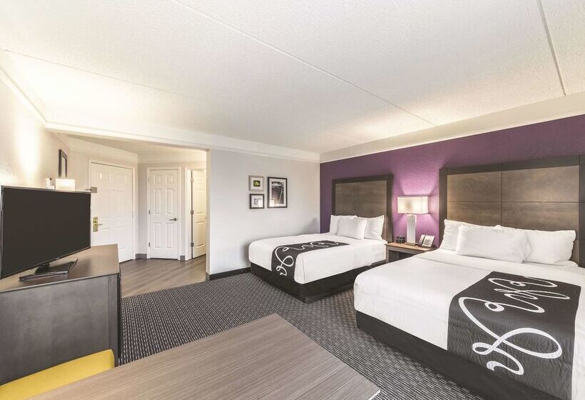 Отель La Quinta By Wyndham Austin Airport