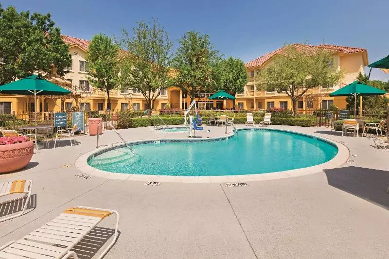 هتل La Quinta By Wyndham Dallas Dfw Airport North