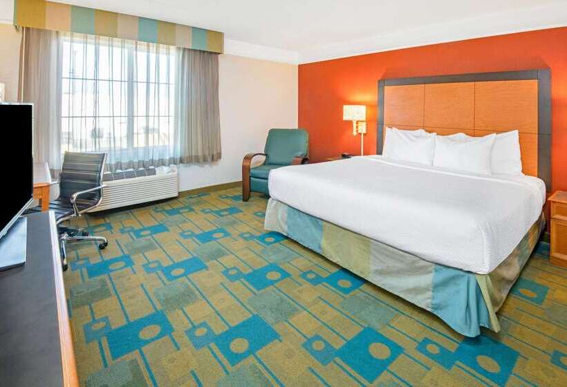 Hotel La Quinta By Wyndham Sherman