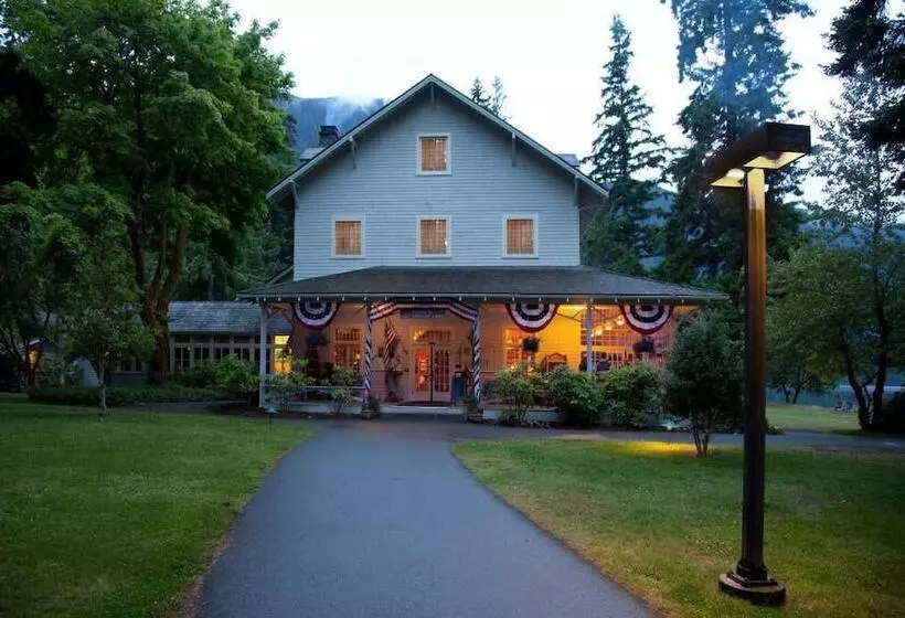 هتل Lake Crescent Lodge