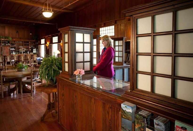 酒店 Lake Crescent Lodge