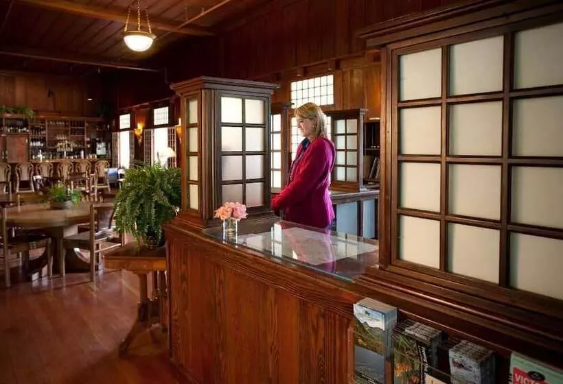 هتل Lake Crescent Lodge