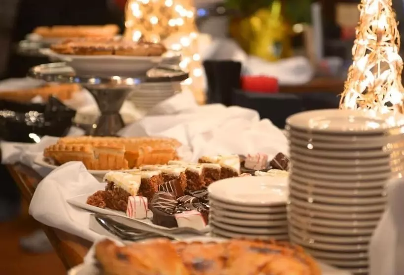 هتل Lake Crescent Lodge