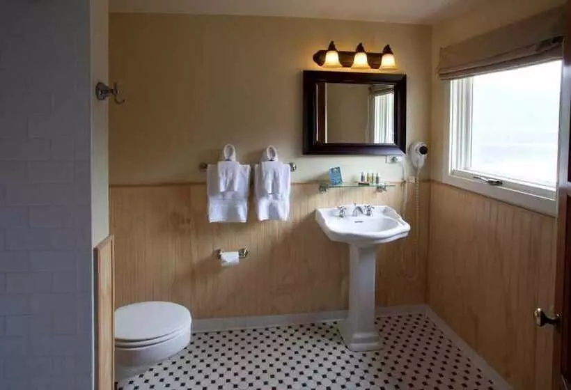 هتل Lake Crescent Lodge