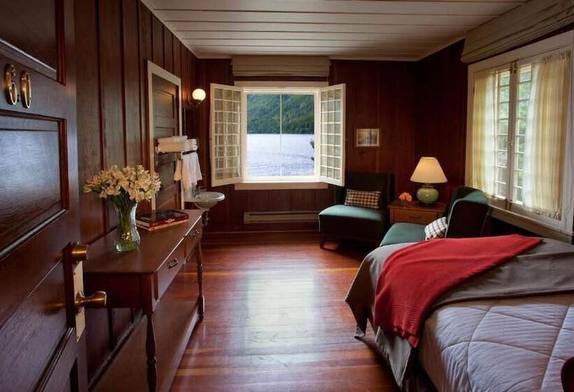 酒店 Lake Crescent Lodge