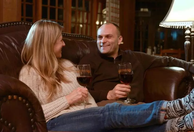 酒店 Lake Quinault Lodge