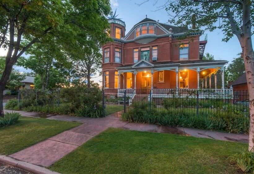 هتل Lumber Baron Inn