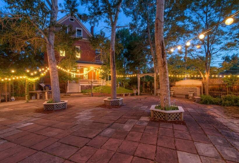 هتل Lumber Baron Inn