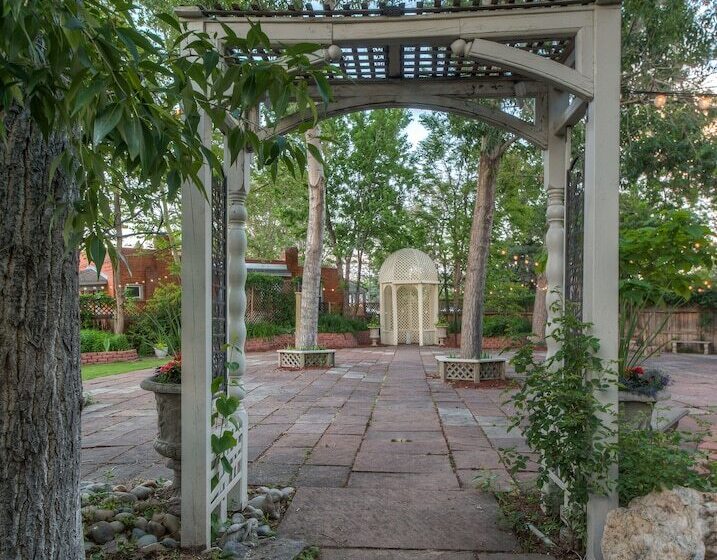 هتل Lumber Baron Inn