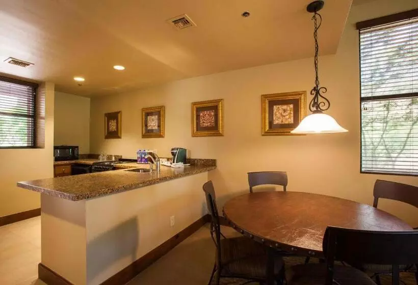 Отель The Lodge At Ventana Canyon