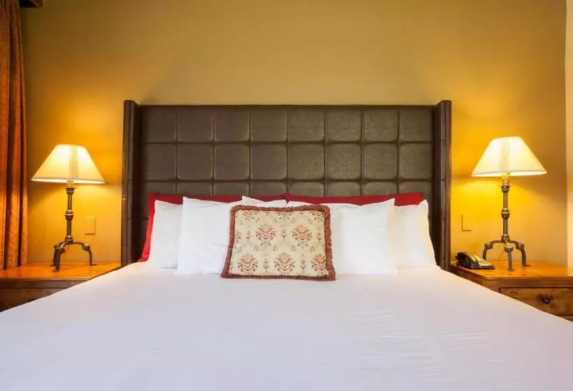 Отель The Lodge At Ventana Canyon