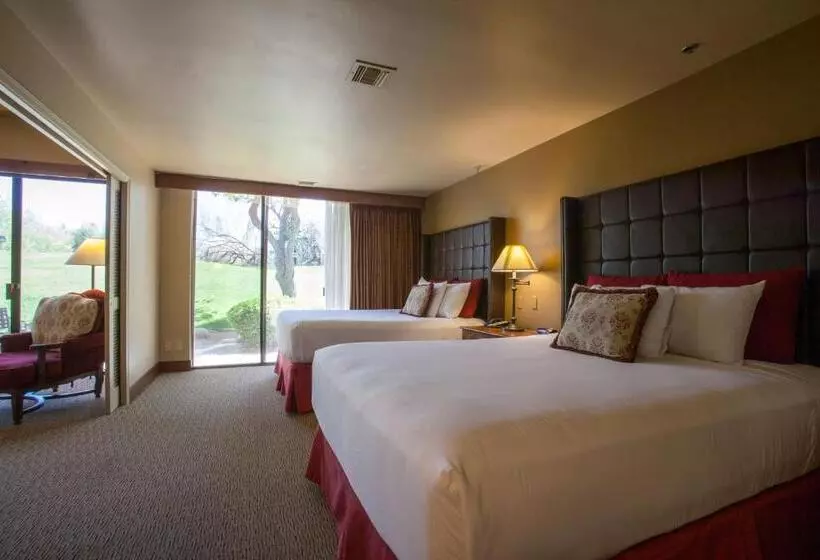 Отель The Lodge At Ventana Canyon