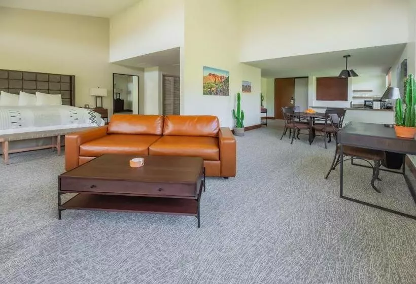 Отель The Lodge At Ventana Canyon