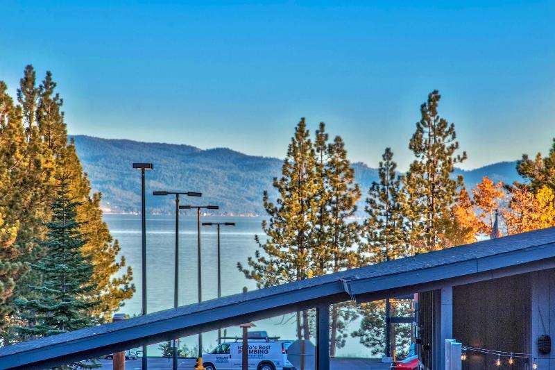 مُتل Basecamp Tahoe City