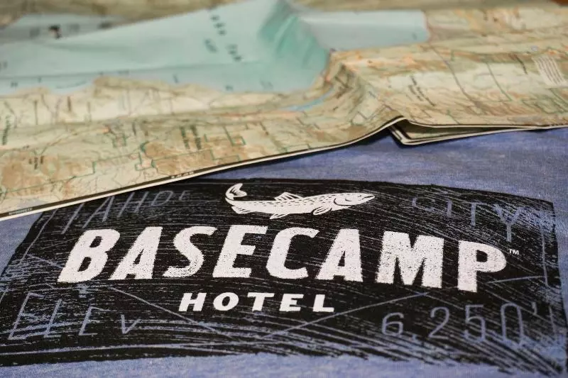 فندق على الطريق Basecamp Tahoe City