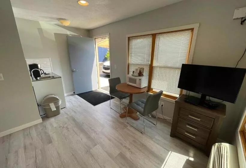 모텔 Lake Bluff Inn And Suites