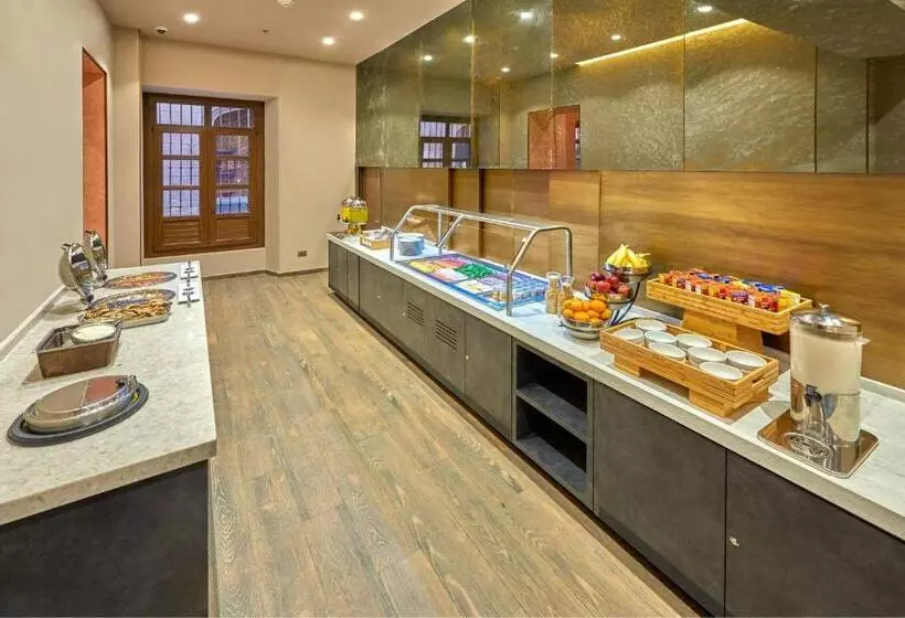 Hotelli City Centro By Marriott San Luis Potosi