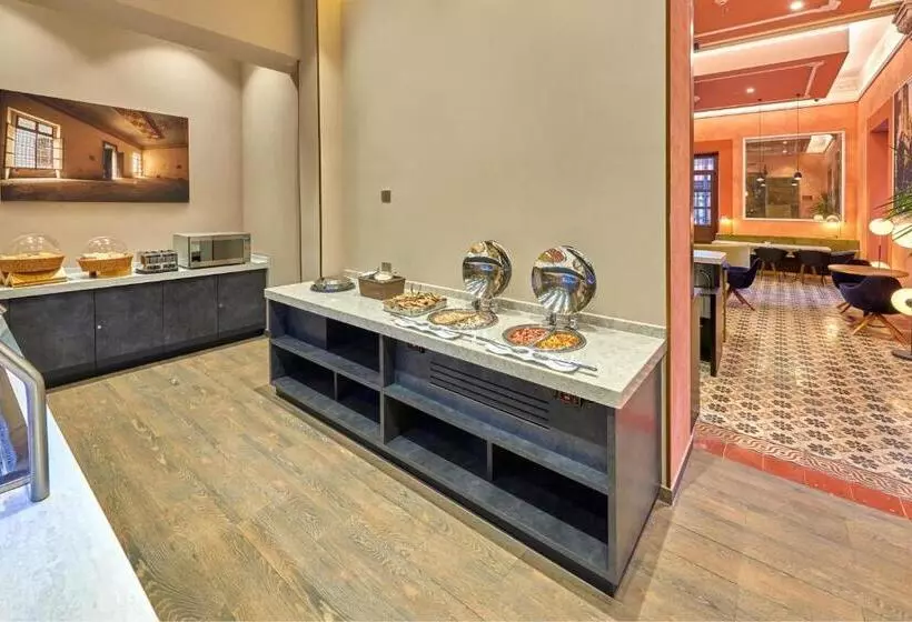 Hotelli City Centro By Marriott San Luis Potosi