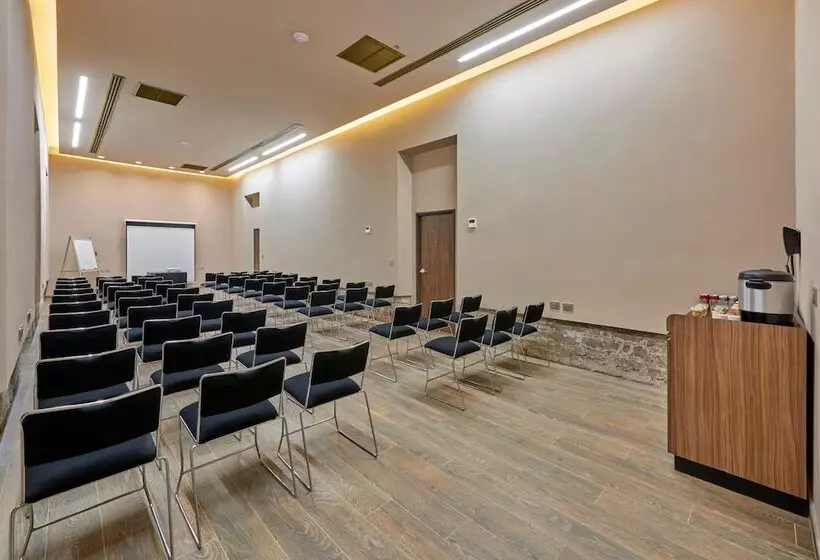 Hotelli City Centro By Marriott San Luis Potosi