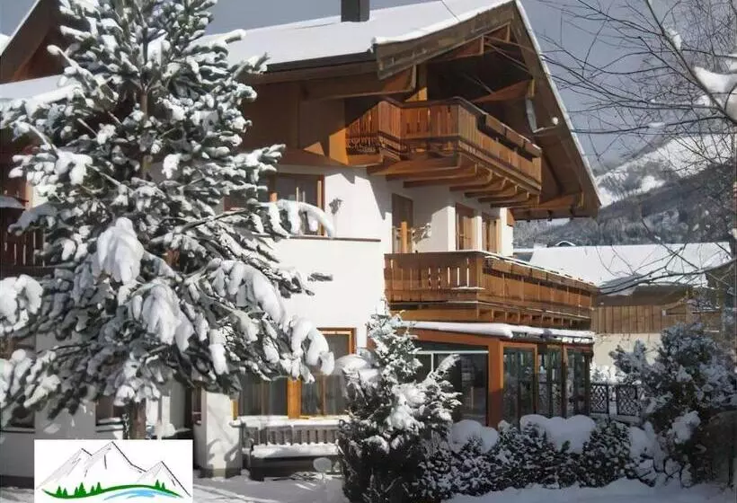 هتل Landhaus Zell Am See