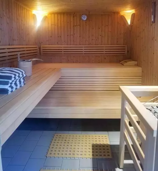 هتل Landhaus Zell Am See