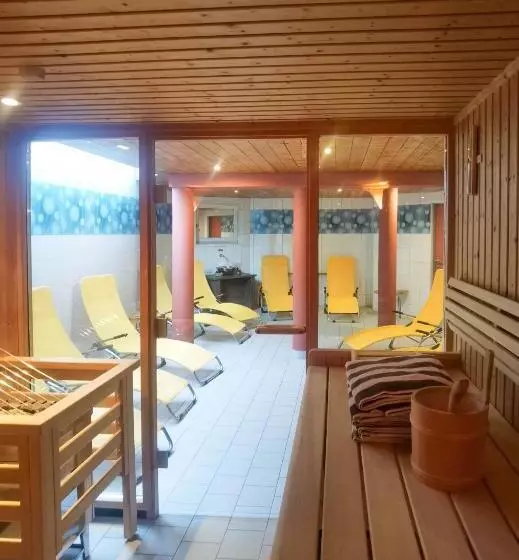هتل Landhaus Zell Am See