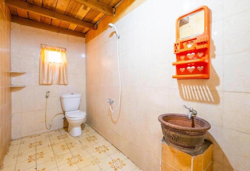 בית מלון כפרי Oyo 2278 Cikidang Hunting Resort