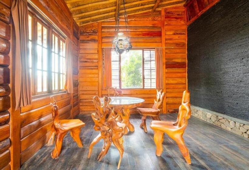 בית מלון כפרי Oyo 2278 Cikidang Hunting Resort