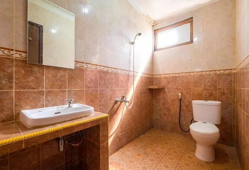 Hotelli Oyo 2278 Cikidang Hunting Resort