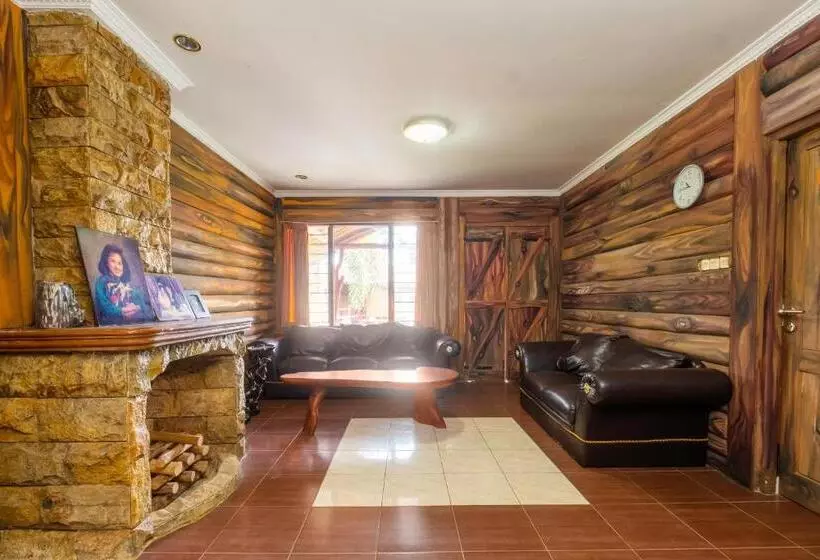 Hotelli Oyo 2278 Cikidang Hunting Resort