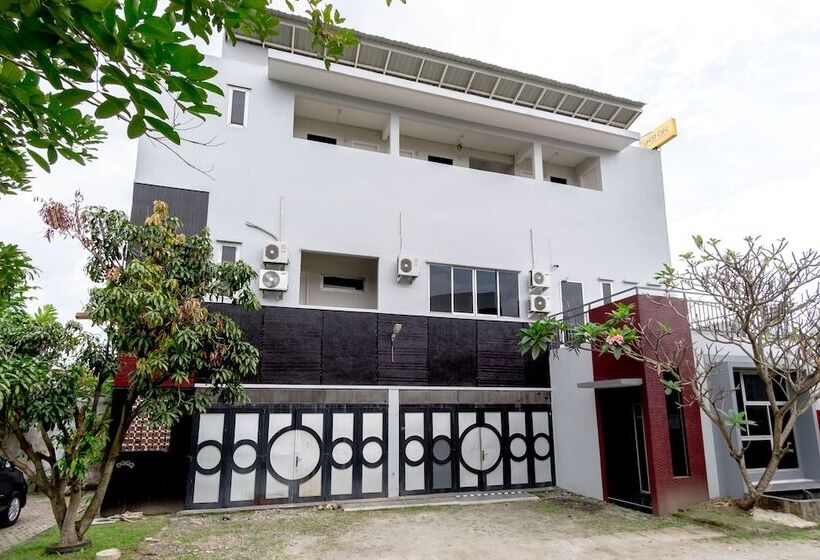 בית מלון כפרי Spot On 2272 Citra Arcade Residence Syariah